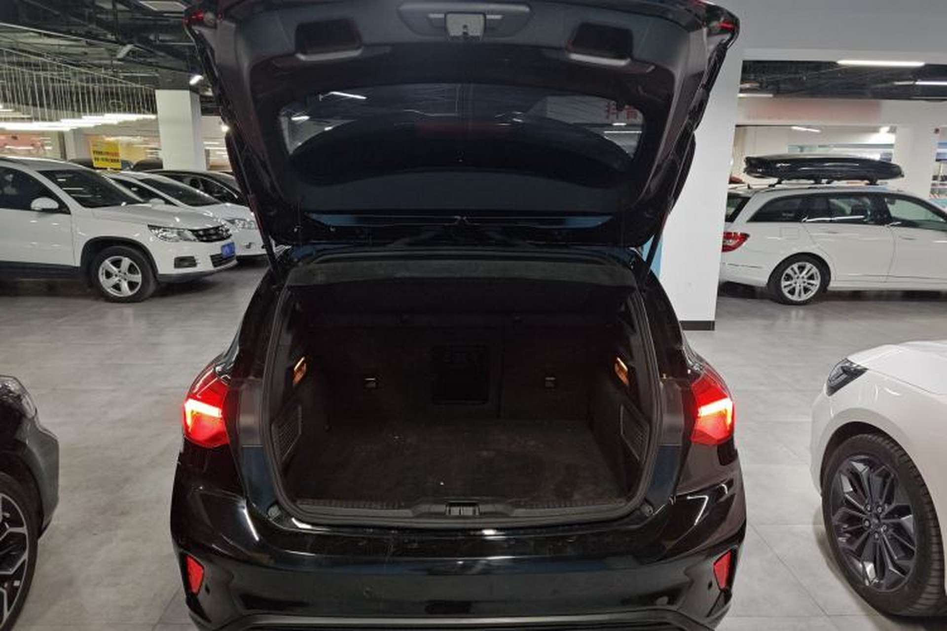 Used Ford Focus 2021 Hatchback EcoBoost 180 Automatic ST Line Trunk