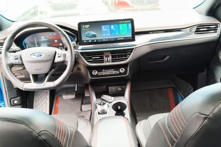 Used Ford Focus 2021 Sedan EcoBoost 180 Automatic ST Line Center Console