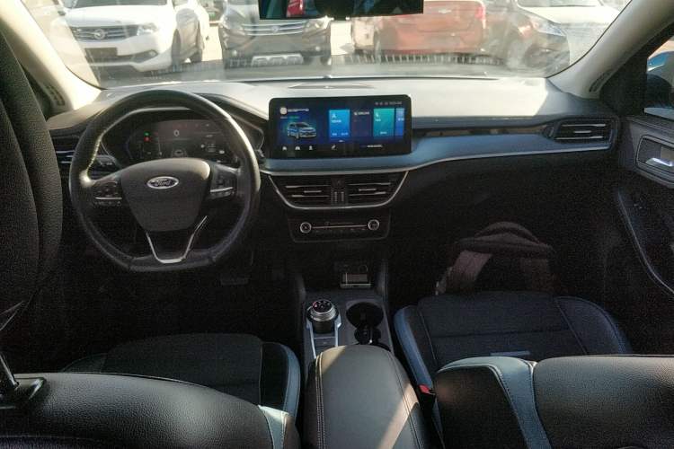 Used Ford Focus 2021 EcoBoost 180 Automatic Hunter Edition Center Console