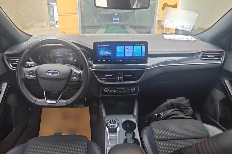 Used Ford Focus 2021 Sedan EcoBoost 180 Automatic ST Line Center Console