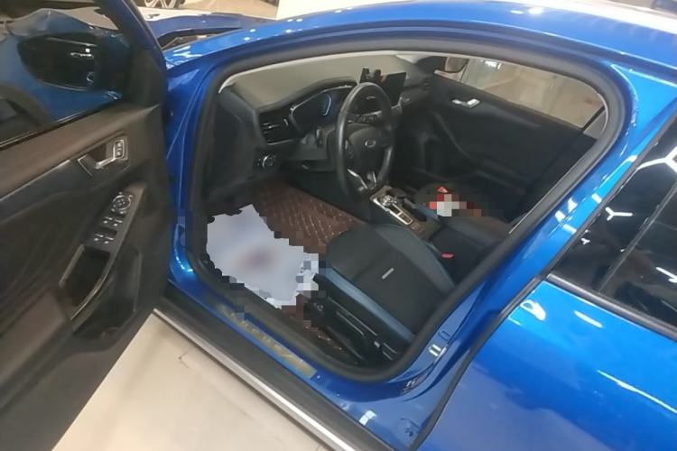 Used Ford Focus 2021 EcoBoost 180 Automatic Hunter Edition Driver Seat