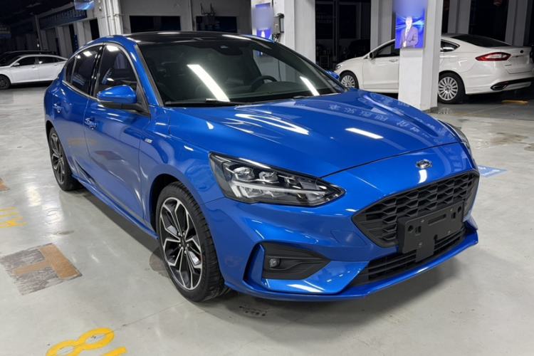 Used Ford Focus 2021 Sedan EcoBoost 180 Automatic ST Line Exterior 2