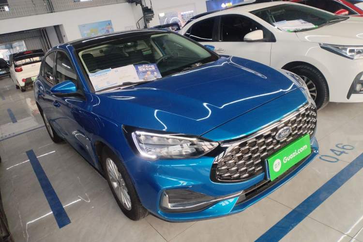 Used Ford Focus 2021 Sedan 1.5L Automatic Sharp Edition Exterior 2