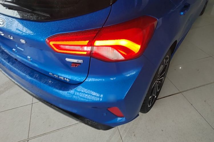 Used Ford Focus 2021 Hatchback EcoBoost 180 Automatic ST Line Exterior 3