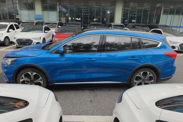 Used Ford Focus 2021 EcoBoost 180 Automatic Hunter Edition Exterior 3