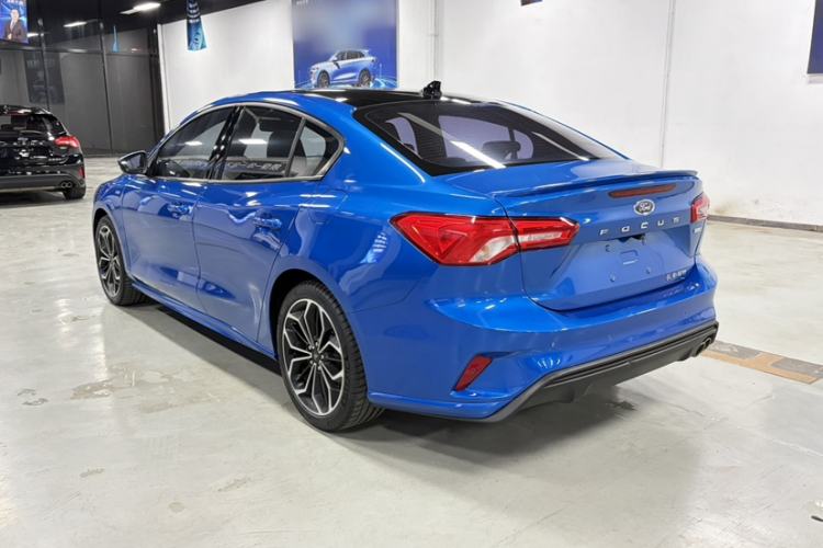 Used Ford Focus 2021 Sedan EcoBoost 180 Automatic ST Line Exterior 4