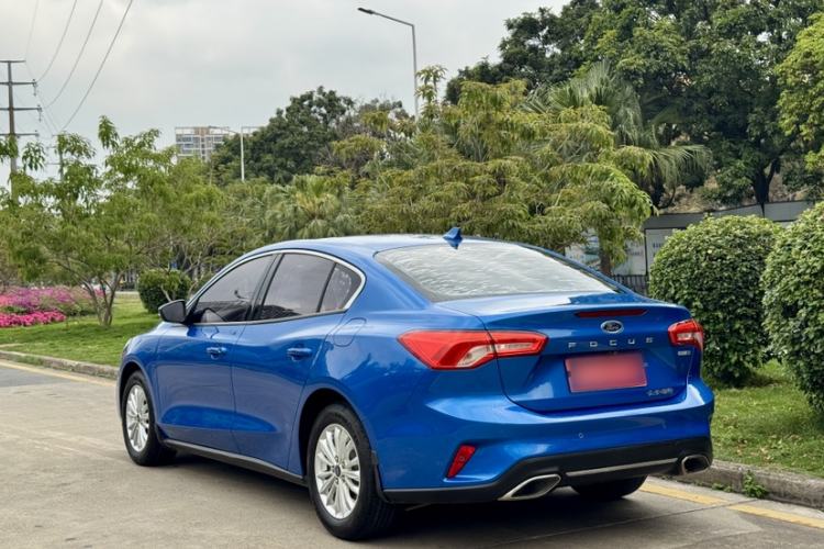 Used Ford Focus 2021 Sedan EcoBoost 180 Automatic Trendy Model Exterior 4