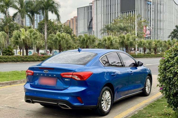 Used Ford Focus 2021 Sedan EcoBoost 180 Automatic Trendy Model Exterior 5