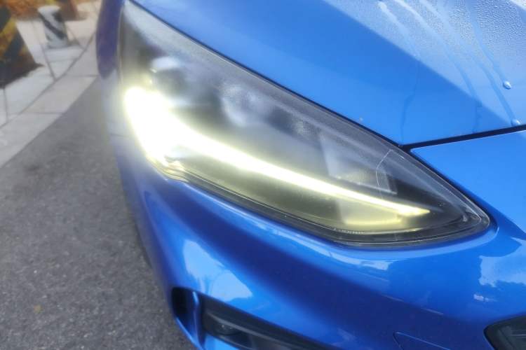Used Ford Focus 2021 Hatchback EcoBoost 180 Automatic ST Line Exterior 6