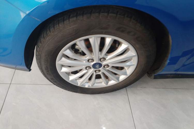 Used Ford Focus 2021 Sedan 1.5L Automatic Sharp Edition Exterior 7
