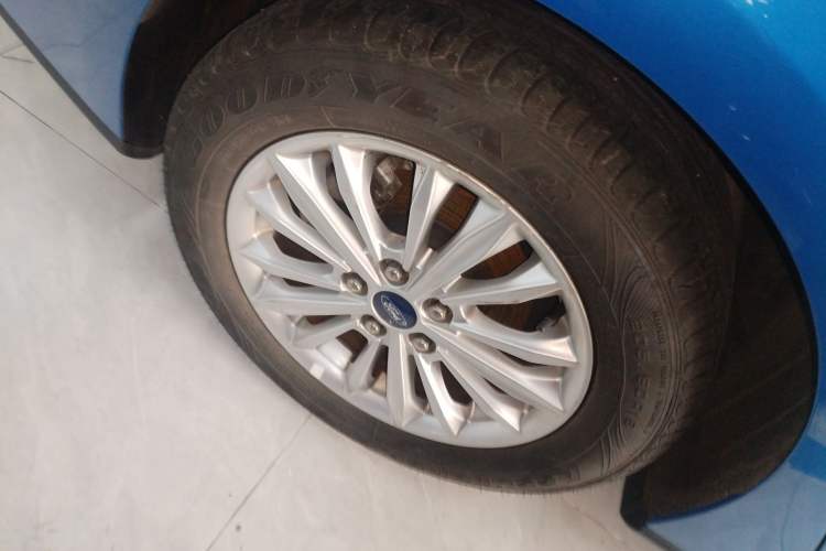 Used Ford Focus 2021 Sedan 1.5L Automatic Sharp Edition Exterior 8