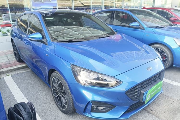 Used Ford Focus 2021 Sedan EcoBoost 180 Automatic ST Line Front Right 45 Deg