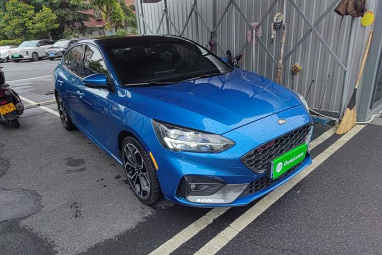Used Ford Focus 2021 Sedan EcoBoost 180 Automatic ST Line Front Right 45 Deg