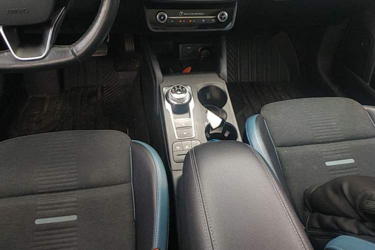 Used Ford Focus 2021 EcoBoost 180 Automatic Hunter Edition Gear Lever