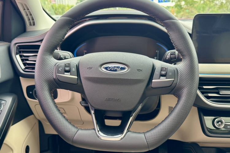 Used Ford Focus 2021 Sedan EcoBoost 180 Automatic Trendy Model Interior 1
