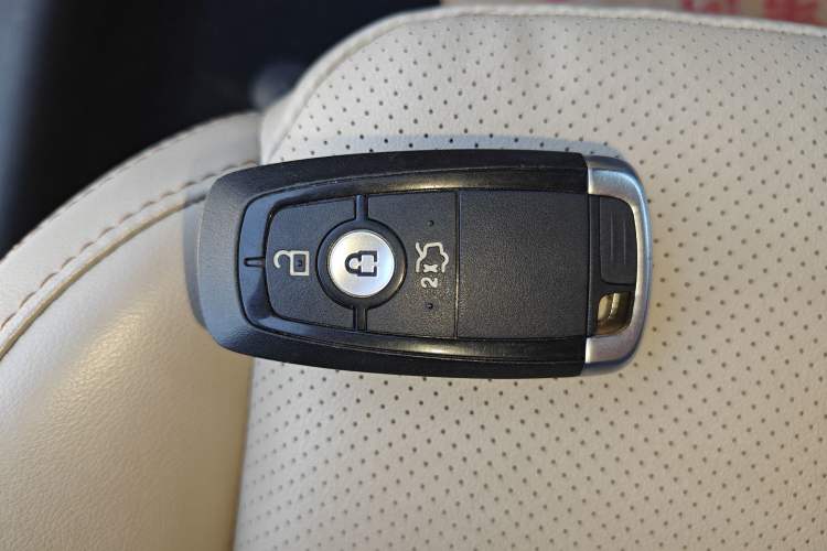 Used Ford Focus 2021 Sedan EcoBoost 180 Automatic Trendy Model Interior 1