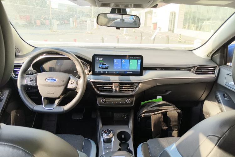 Used Ford Focus 2021 EcoBoost 180 Automatic Hunter Edition Interior 2
