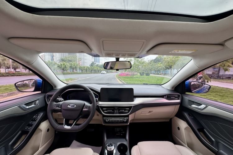 Used Ford Focus 2021 Sedan EcoBoost 180 Automatic Trendy Model Interior 3
