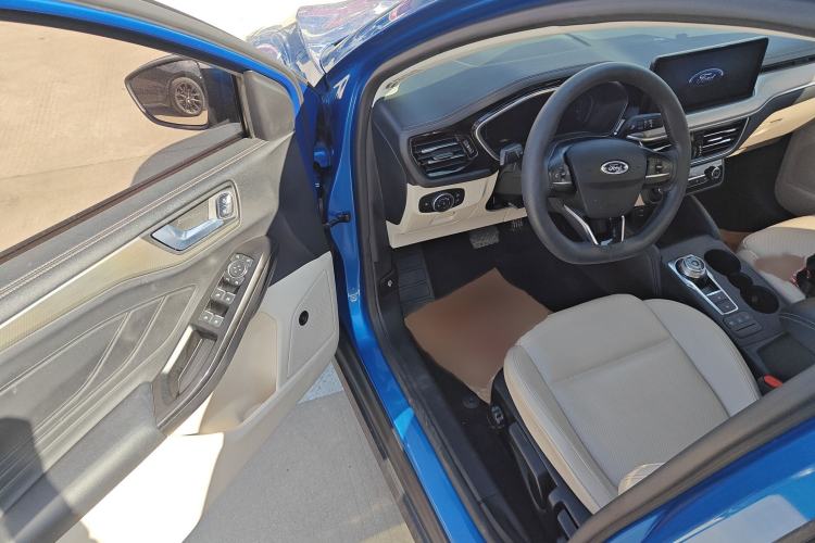 Used Ford Focus 2021 Sedan EcoBoost 180 Automatic Trendy Model Interior 3