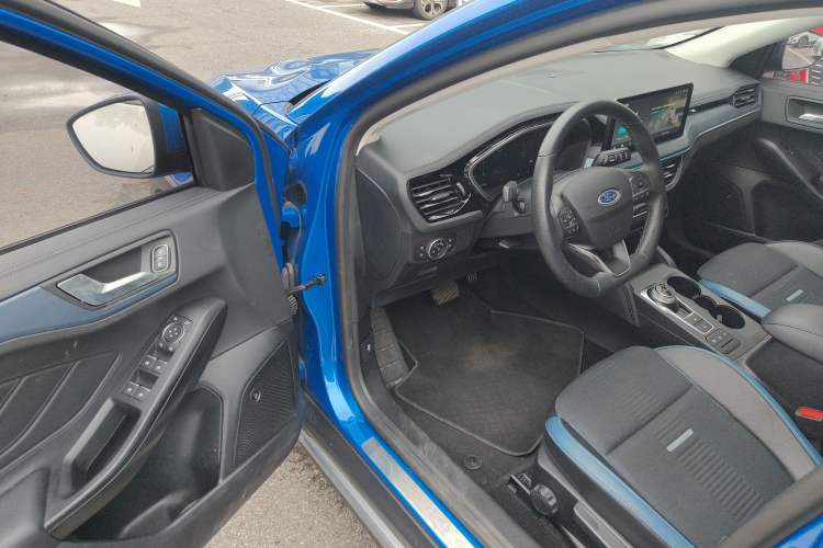 Used Ford Focus 2021 EcoBoost 180 Automatic Hunter Edition Interior 3