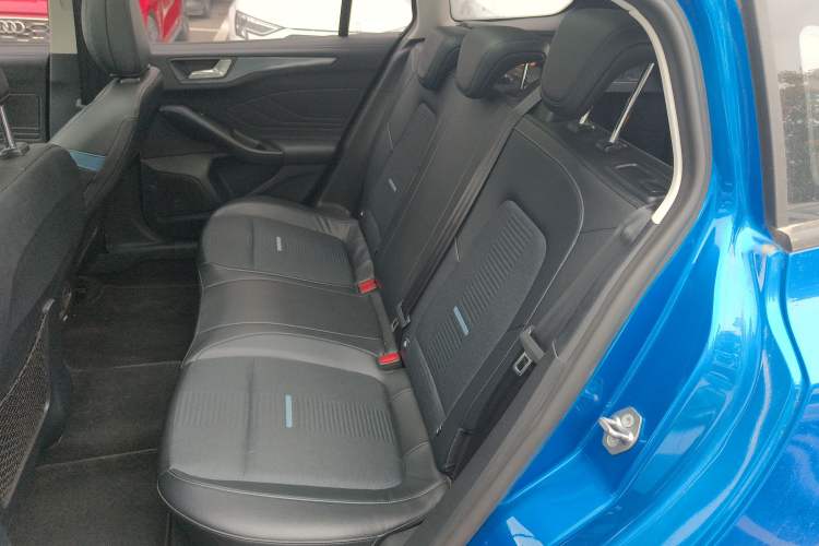 Used Ford Focus 2021 EcoBoost 180 Automatic Hunter Edition Interior 4