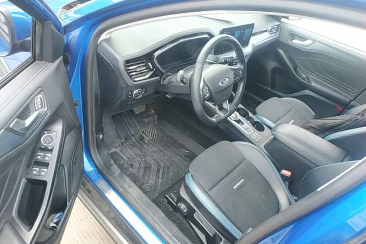 Used Ford Focus 2021 EcoBoost 180 Automatic Hunter Edition Left Front Seat