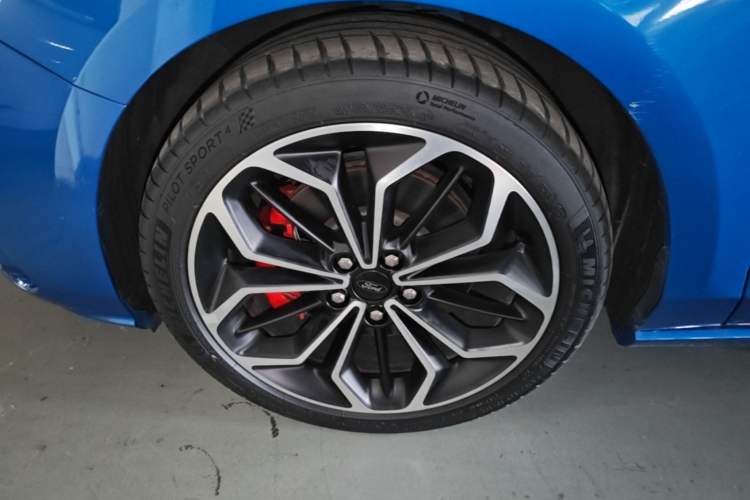 Used Ford Focus 2021 Sedan EcoBoost 180 Automatic ST Line Left Front Wheel Hub