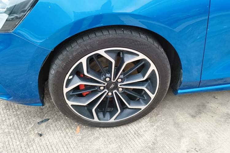 Used Ford Focus 2021 Sedan EcoBoost 180 Automatic ST Line Left Front Wheel Hub