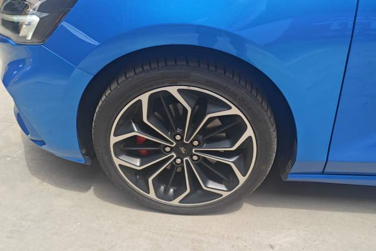 Used Ford Focus 2021 Sedan EcoBoost 180 Automatic ST Line Left Front Wheel Hub