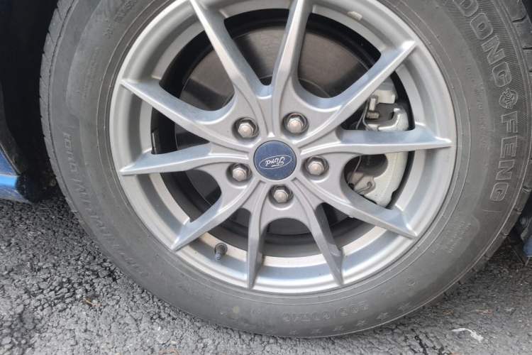 Used Ford Focus 2021 Hatchback EcoBoost 180 Automatic Titanium Edition Right Front Wheel Hub