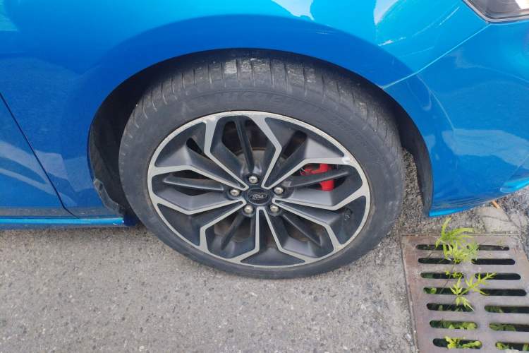 Used Ford Focus 2021 Hatchback EcoBoost 180 Automatic ST Line Right Front Wheel Hub
