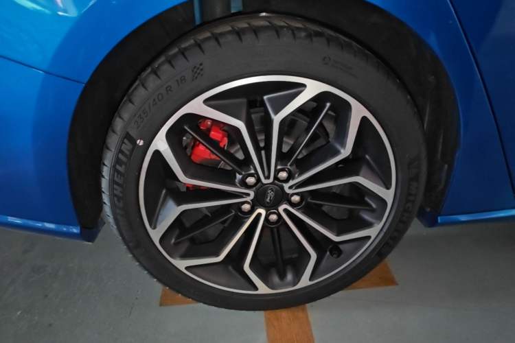 Used Ford Focus 2021 Sedan EcoBoost 180 Automatic ST Line Right Rear Wheel Hub