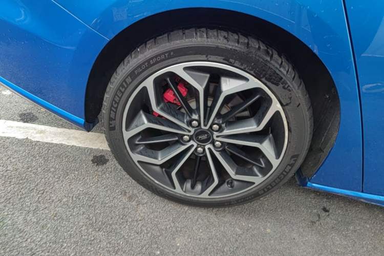 Used Ford Focus 2021 Sedan EcoBoost 180 Automatic ST Line Right Rear Wheel Hub