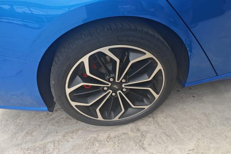 Used Ford Focus 2021 Sedan EcoBoost 180 Automatic ST Line Right Rear Wheel Hub