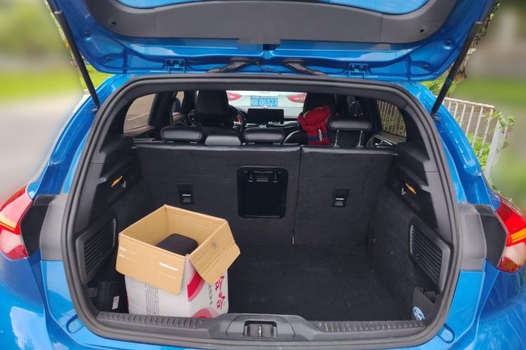 Used Ford Focus 2021 Hatchback EcoBoost 180 Automatic ST Line Trunk