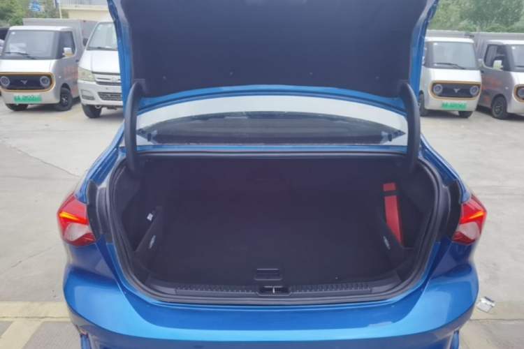 Used Ford Focus 2021 Sedan EcoBoost 180 Automatic ST Line Trunk
