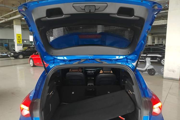 Used Ford Focus 2021 Hatchback EcoBoost 180 Automatic ST Line Trunk
