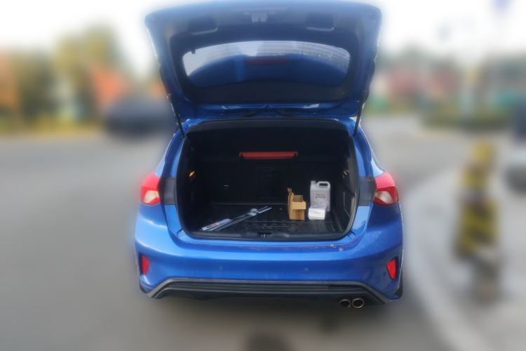 Used Ford Focus 2021 Hatchback EcoBoost 180 Automatic ST Line Trunk