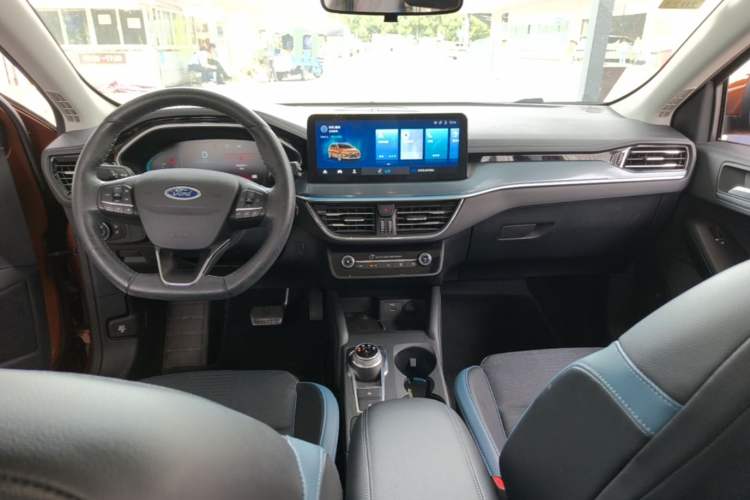 Used Ford Focus 2021 EcoBoost 180 Automatic Hunter Edition Center Console