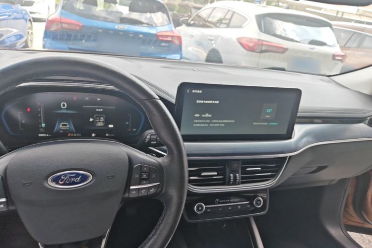 Used Ford Focus 2021 EcoBoost 180 Automatic Hunter Edition Center Console