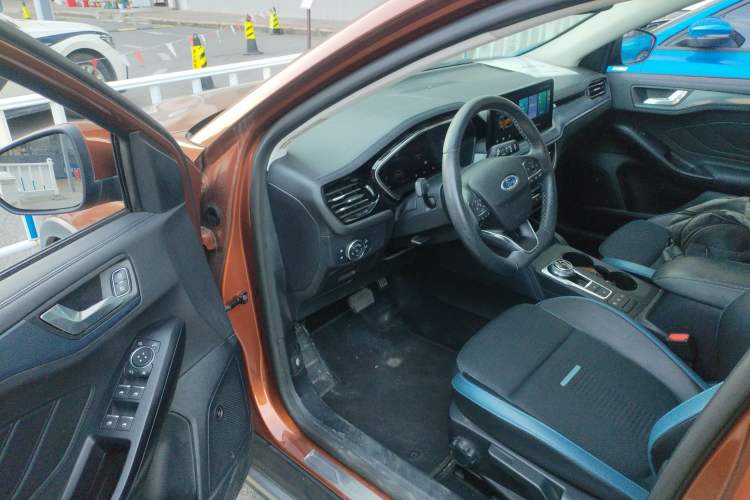 Used Ford Focus 2021 EcoBoost 180 Automatic Hunter Edition Driver Seat