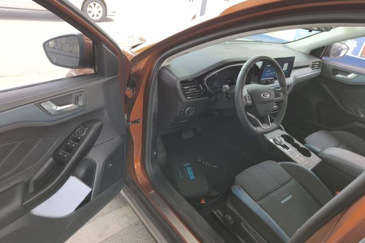 Used Ford Focus 2021 EcoBoost 180 Automatic Hunter Edition Driver Seat