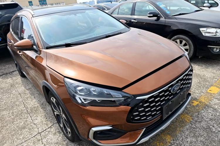Used Ford Focus 2021 EcoBoost 180 Automatic Hunter Edition Front Right 45 Deg