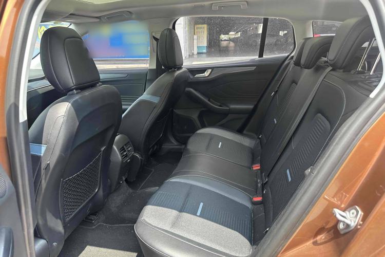 Used Ford Focus 2021 EcoBoost 180 Automatic Hunter Edition Interior 3