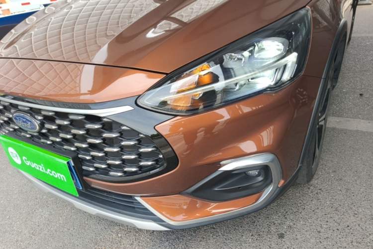 Used Ford Focus 2021 EcoBoost 180 Automatic Hunter Edition Left Front Headlight