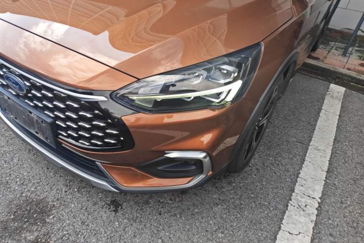 Used Ford Focus 2021 EcoBoost 180 Automatic Hunter Edition Left Front Headlight