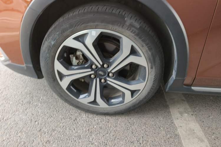 Used Ford Focus 2021 EcoBoost 180 Automatic Hunter Edition Left Front Wheel Hub