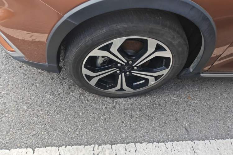 Used Ford Focus 2021 EcoBoost 180 Automatic Hunter Edition Left Front Wheel Hub