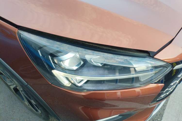 Used Ford Focus 2021 EcoBoost 180 Automatic Hunter Edition Right Front Headlight
