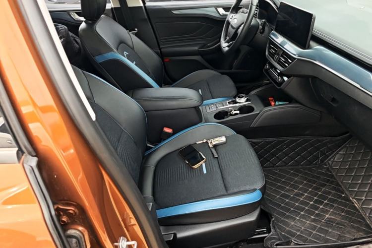Used Ford Focus 2021 EcoBoost 180 Automatic Hunter Edition Right Front Seat